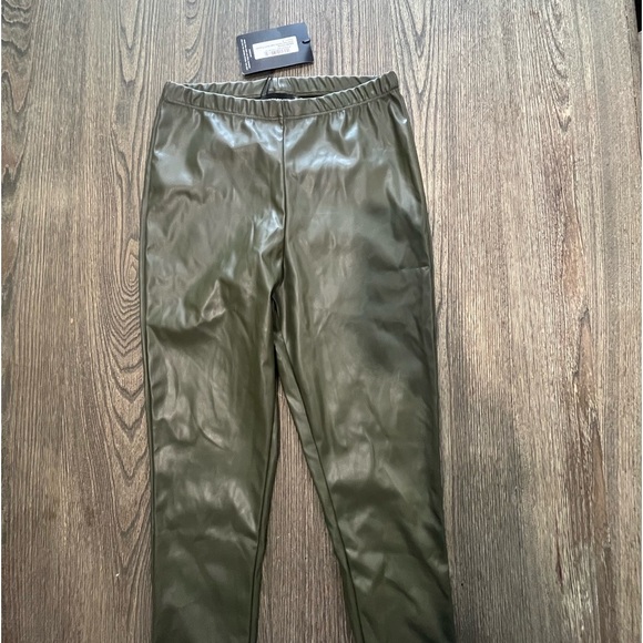 NWT PrettyLittleThing Khaki Faux Leather High Waist Cropped Trouser Green Size 4 - Picture 3 of 9